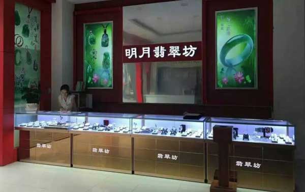 翡翠玉石展示柜多少钱?影响价格的三个点